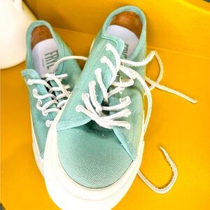 NWOT Frye Mint Green Canvas Sneakers 7.5